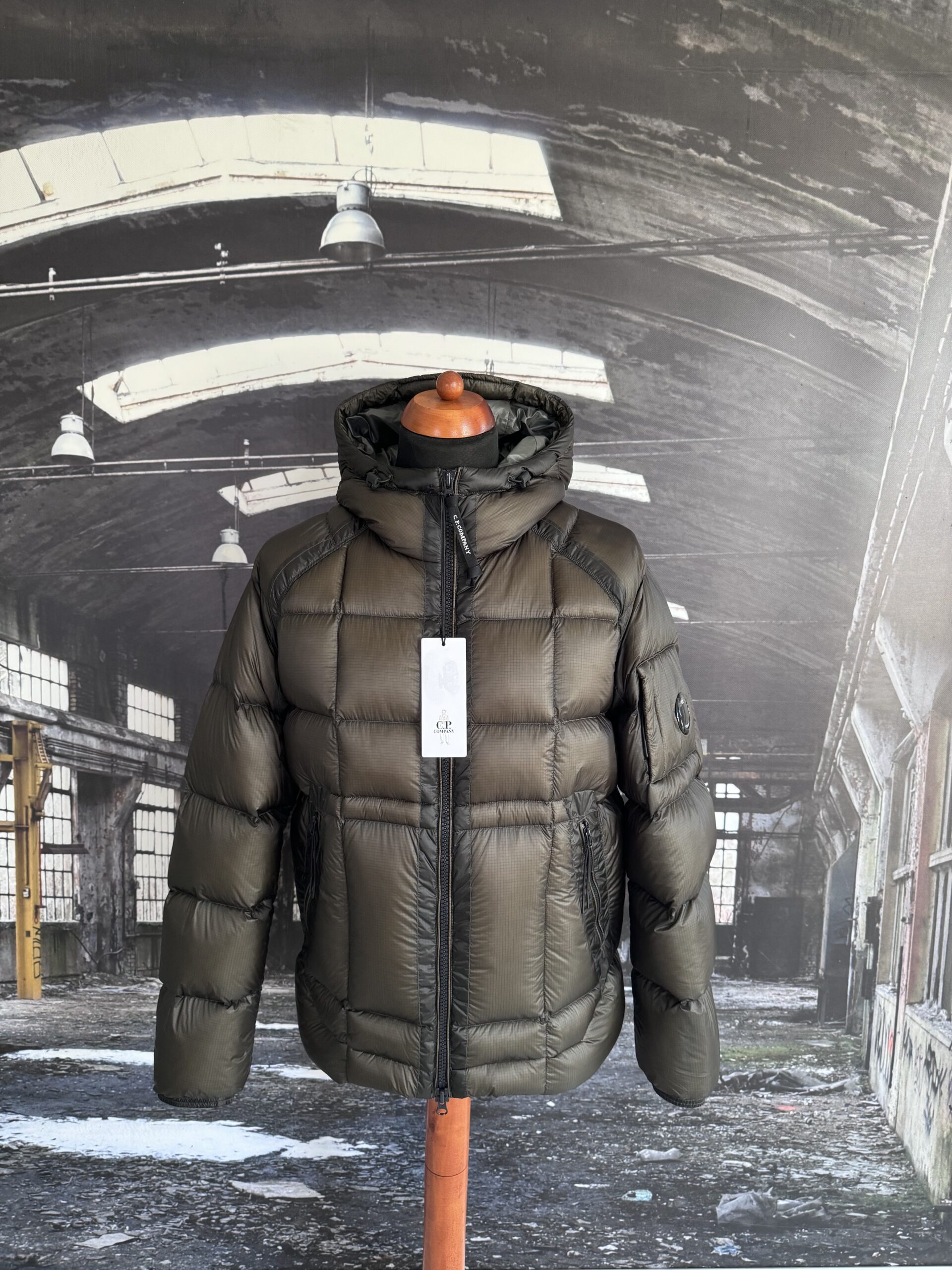 C.P. COMPANY D.D. SHELL HOODED LENS DOWN JACKET X Clothing